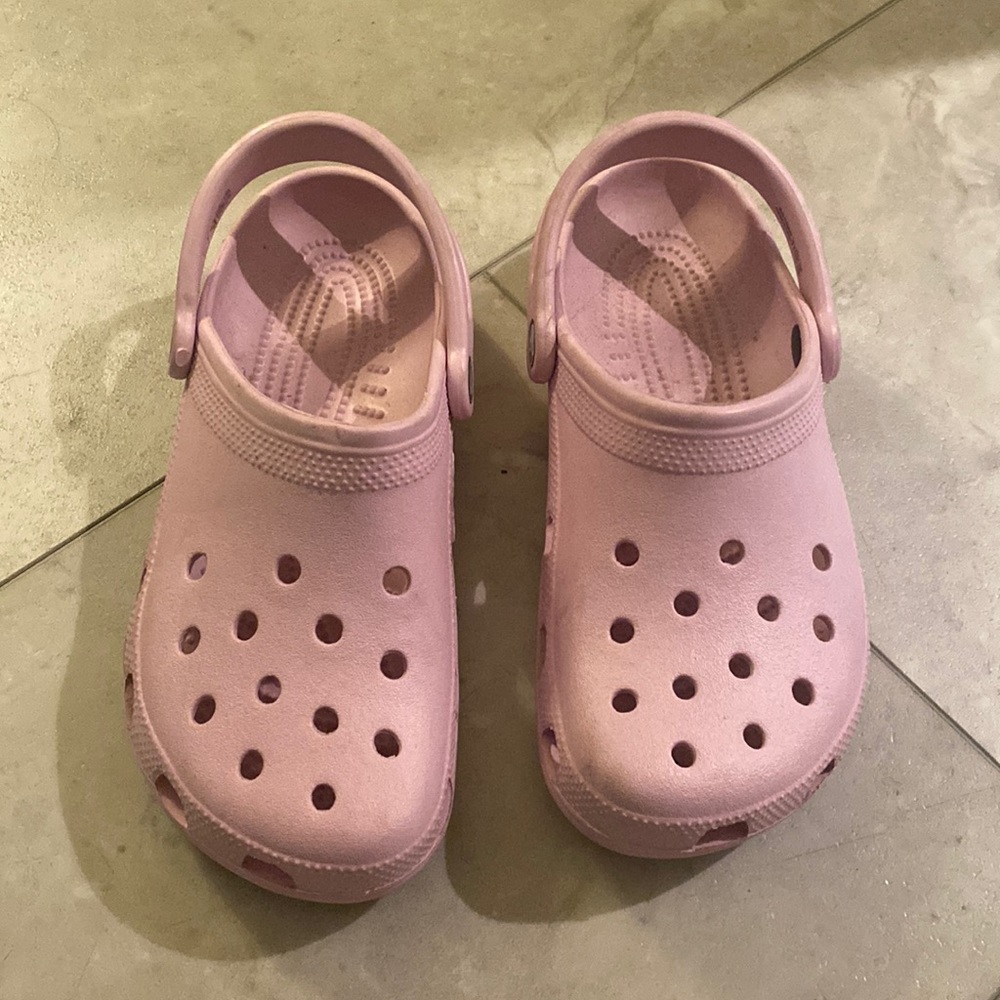 Size 8 pink crocs